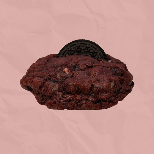 Red Velvet White Chocolate Chip Oreo