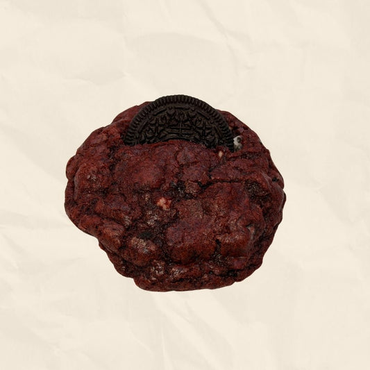 Red Velvet White Chocolate Chip Oreo